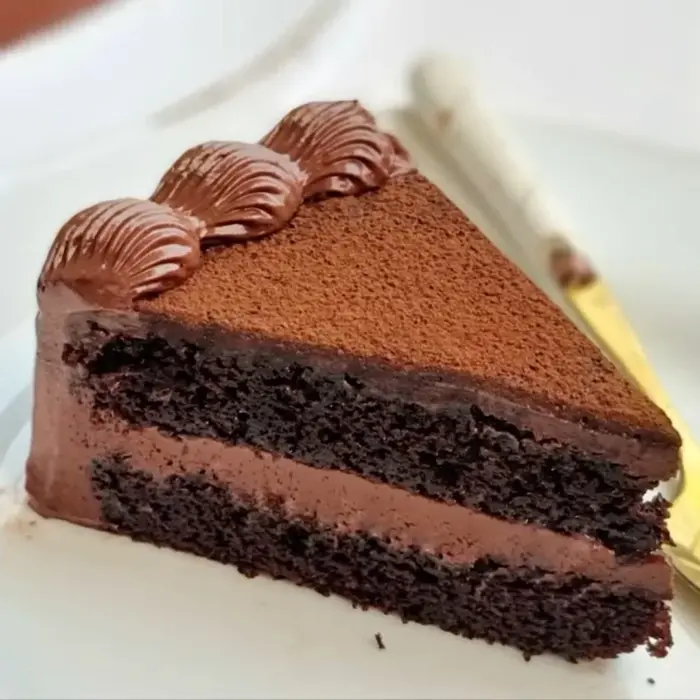کیک بی بی خامه ای شکلاتی